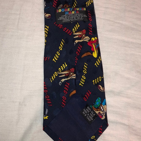 VINTAGE 1995 Looney Tunes Golf Tie - Picture 3 of 3